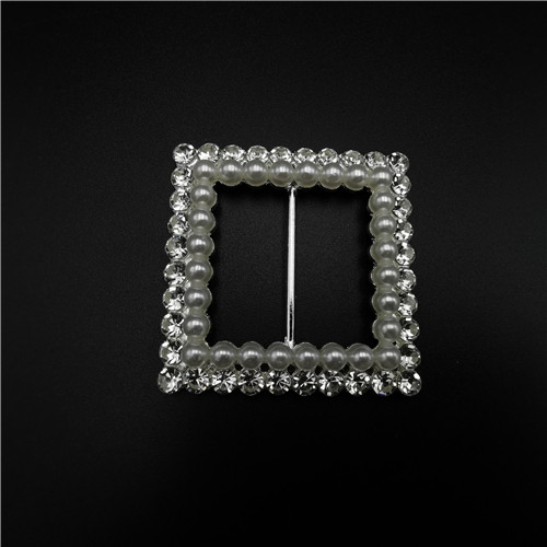 high quality pearls with diamond square belt buckle