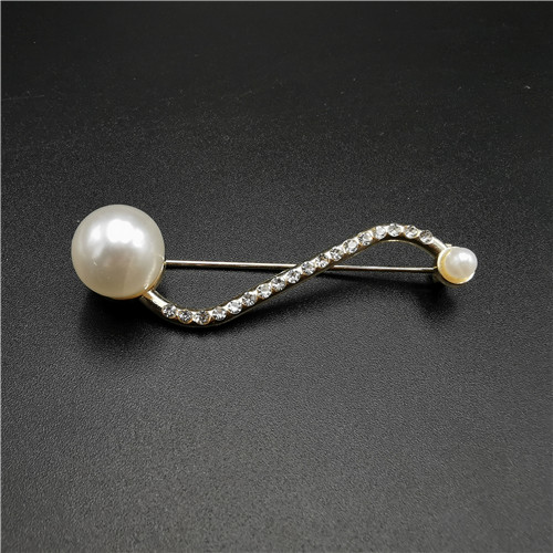 fashion elegant pearl brooch 2021