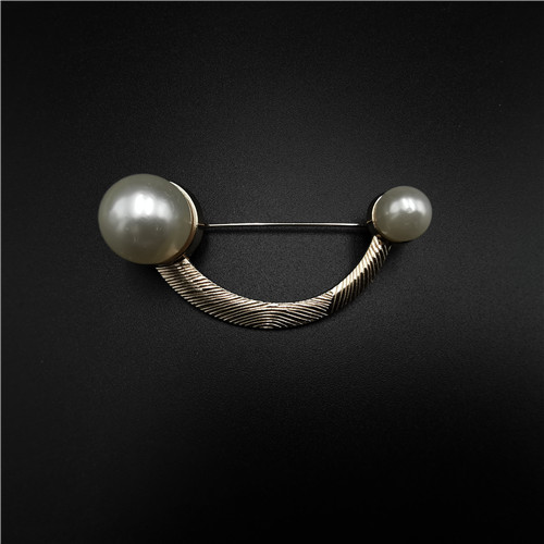 alloy pearl gold brooches