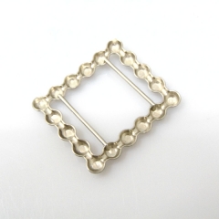 silver four-slip bucklehardware accessoriesfor the fashion clothing