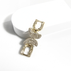 The fashionable new diamond-studded butterfly buckle is suitable for shoes, leather bags, belts and swimsuits