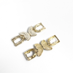 The fashionable new diamond-studded butterfly buckle is suitable for shoes, leather bags, belts and swimsuits